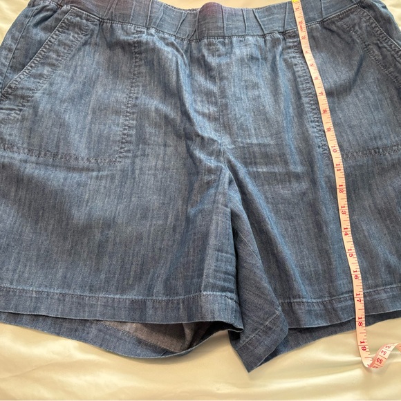 Talbots shorts-size XL! - Picture 3 of 5